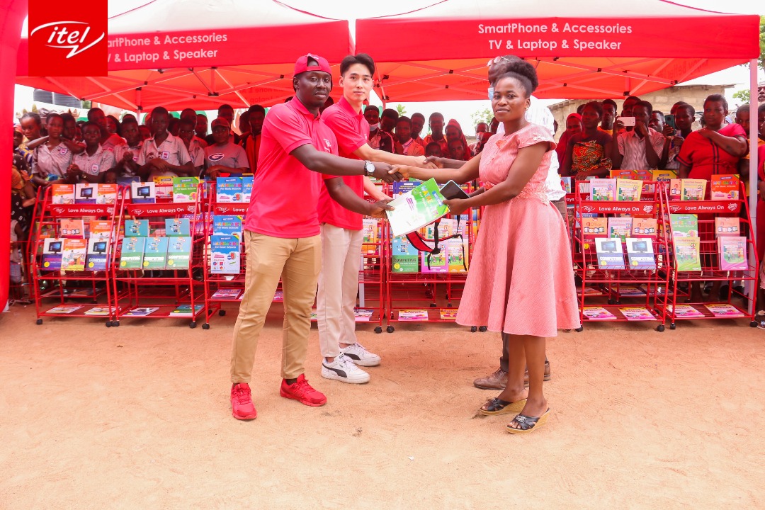 Itel-Ghana-Donates-Library-and