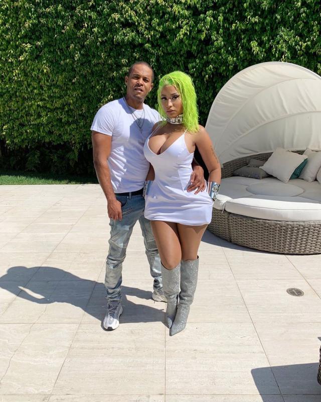 Nicky Minaj weds her fiancè Kenneth Petty.